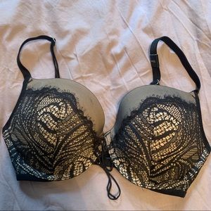 NWT Victoria’s Secret Very Sexy Push-up Bra 32DD
